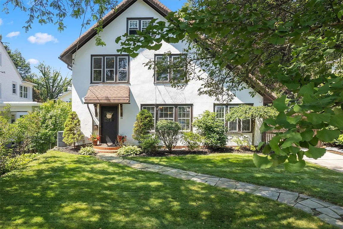 31 Vermont Ave photo 1