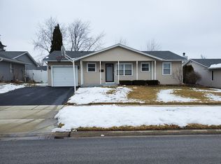 1111 Cernan Ct, Elk Grove Village, IL 60007