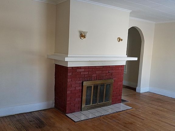 2nd image of 404 Durston Ave