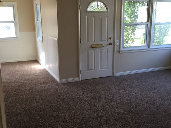 3rd image of 6610 Gloria Ave