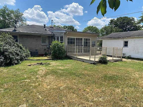2nd image of 1506 N Villa Dr