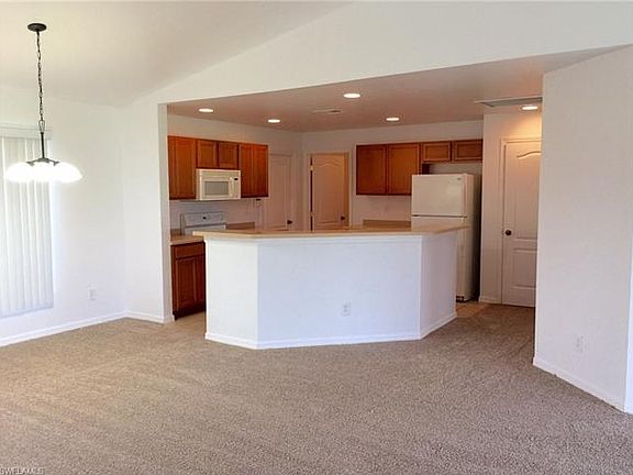 3rd image of 3217 Vera Ct