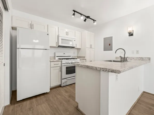 91-1135 Puamaeole St #1-1-20C, Ewa Beach, HI 96706
