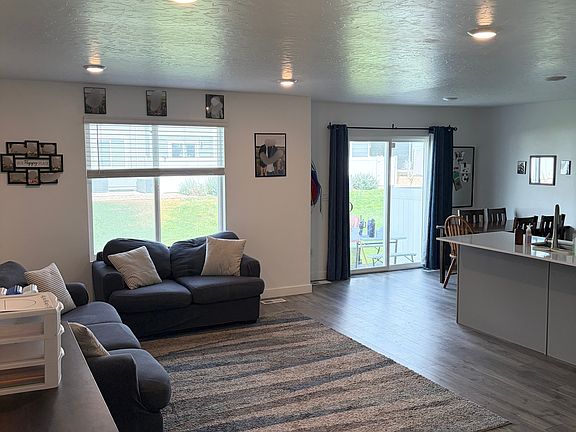 5th image of 976 W Fox Run Ave #976