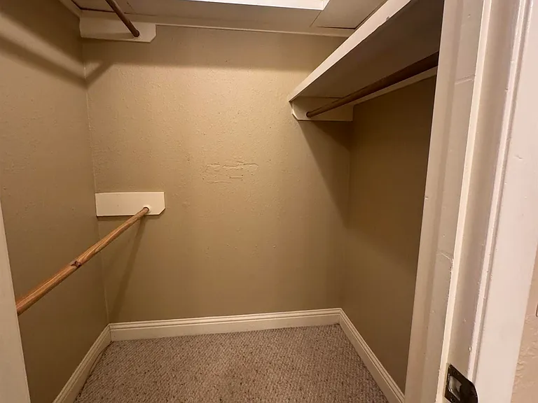 2113 Selma Dr — Photo 17