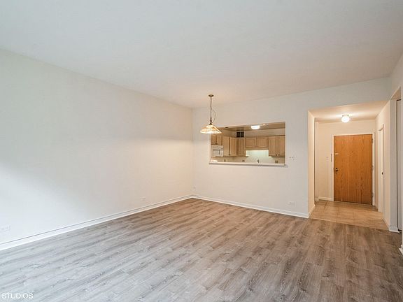 4th image of 211 E Ohio St APT 521