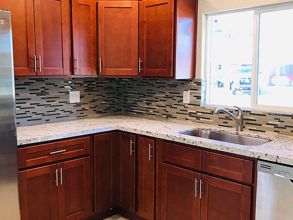 5th image of 2929 E Villa Theresa Dr