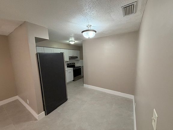 5th image of 6432 SW 18th Ct #A