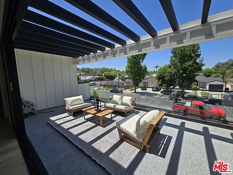 5012 Enfield Ave — Photo 26