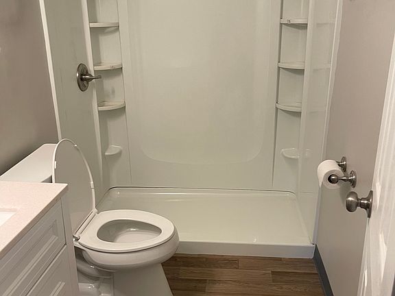 2nd image of 25 Oakhurst Dr APT 11