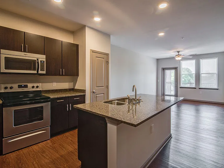 Marvel Apartments — Photo 39