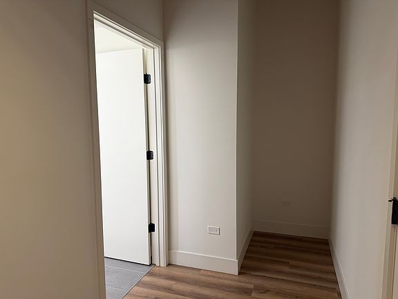 5th image of 153-157 W Ohio St #306