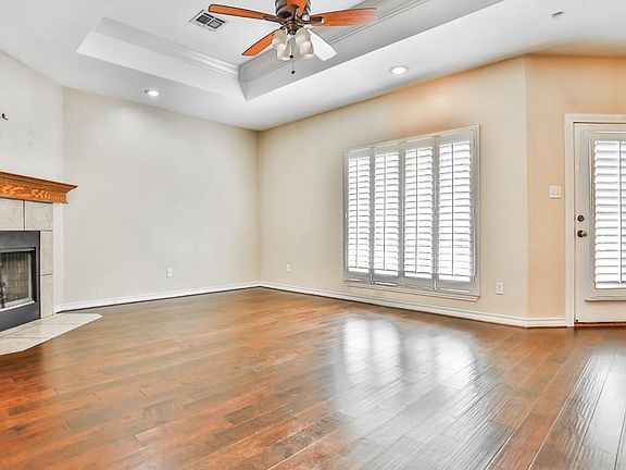 5th image of 10110 Elmwood Ave