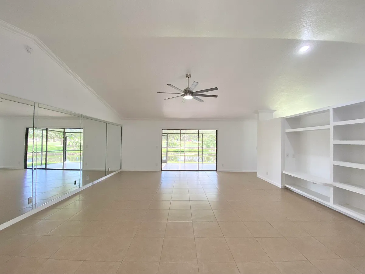 Building Photo - 212 Trace Ct