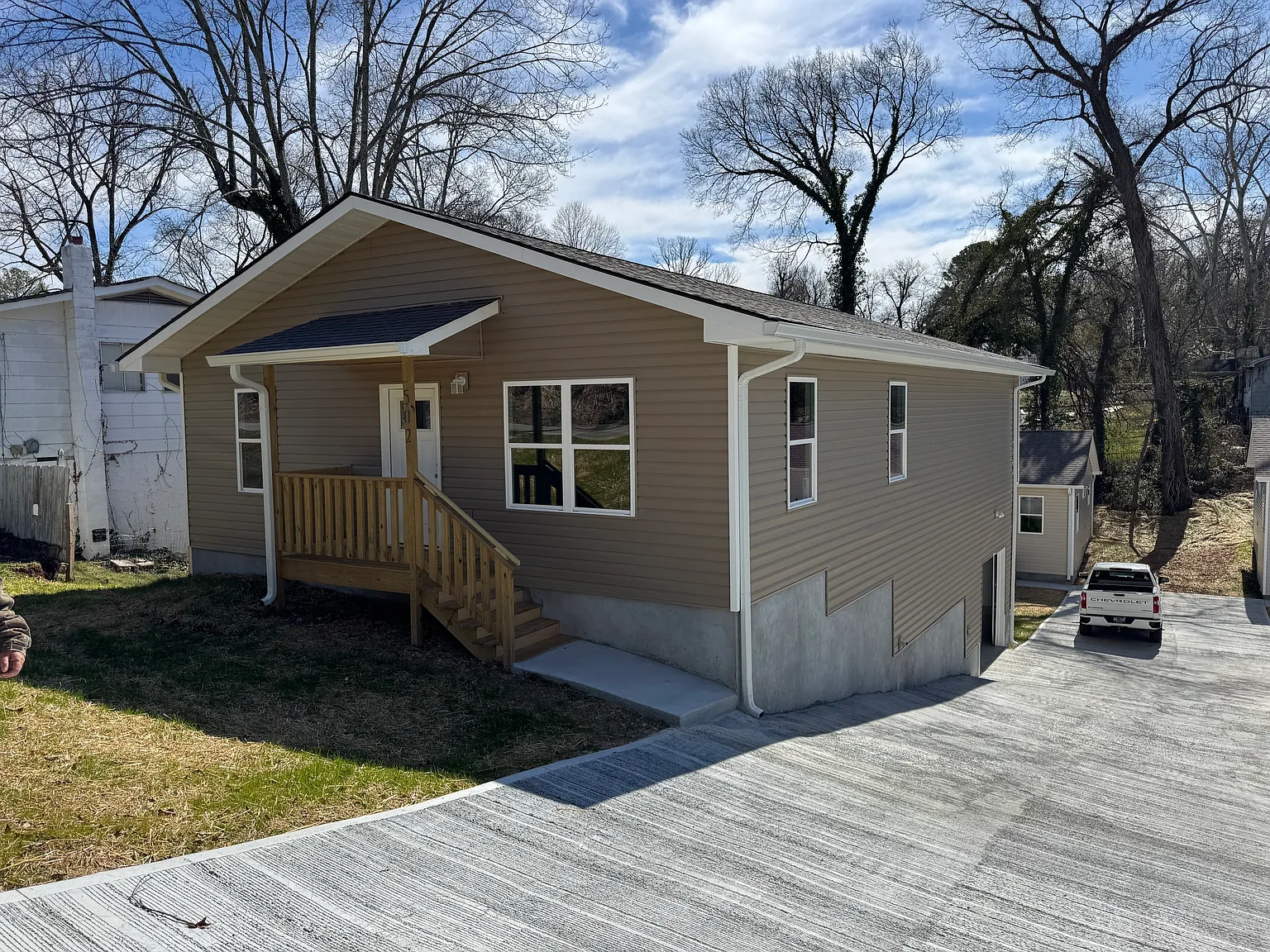 502 Shannon Ave — Photo 1