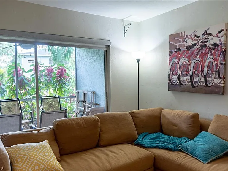 27249 Pullen Ave #5 — Photo 11