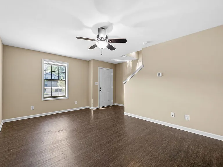 161 Center Pointe Dr — Photo 5