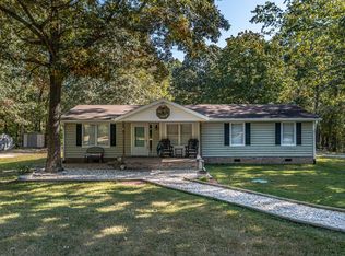 20 Warrens Ln, Callao, VA 22435