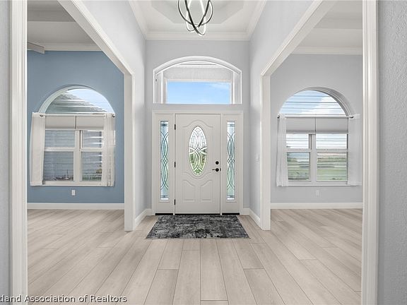 2nd image of 561 Sunset Pointe Dr