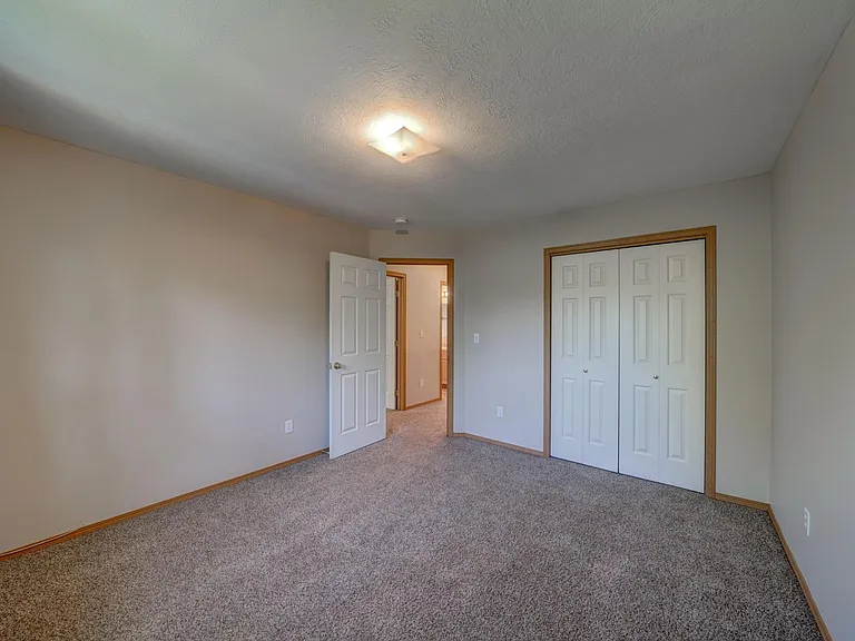 413 N 19th Ave — Photo 17