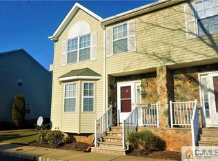 12 Victoria Dr #512, Somerset, NJ 08873