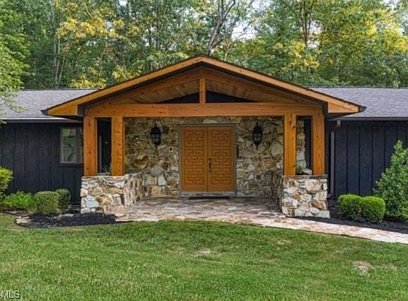 5th image of 322 Parkwood Dr