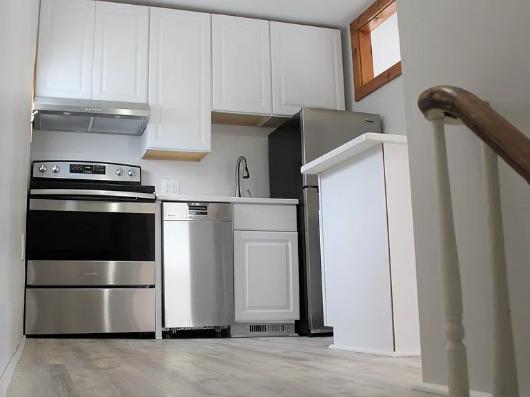 8 Pleasant St #B — Photo 12
