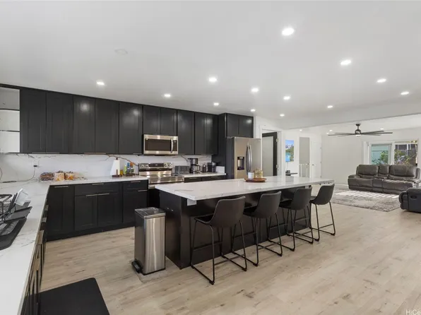 21 Hill Dr, Wahiawa, HI 96786