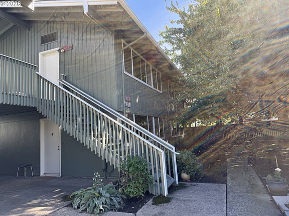 3rd image of 2044 W 17th Ave