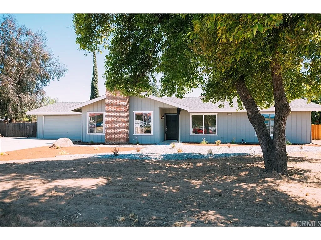 37062 Avenue 12 photo 1