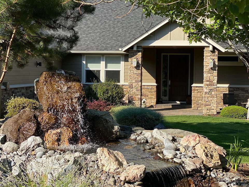 2nd image of 8855 Coopers Hawk Dr