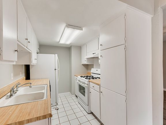 2nd image of 15914 Stillwood St APT 1079