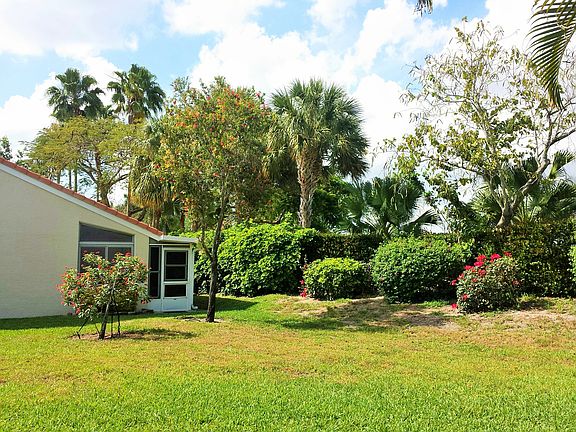 3rd image of 15413 Lake Gardenia Pl