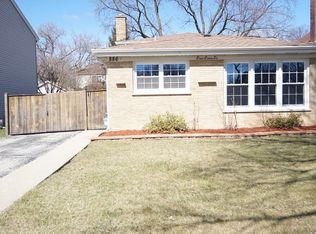 886 Woodlawn Ave, Des Plaines, IL