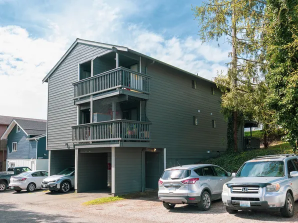 1001 22nd St APT 4, Bellingham, WA 98225
