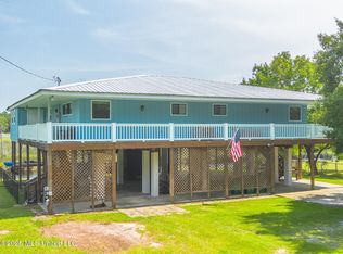8821 Pickering Forrest Dr, Ocean Springs, MS 39564