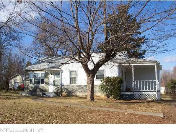 215 E Clemmonsville Rd, Winston Salem, NC 27107