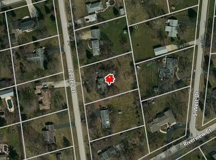 19 Center Dr, Oswego, IL 60543