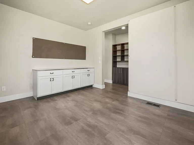 64144 Pioneer Loop — Photo 31