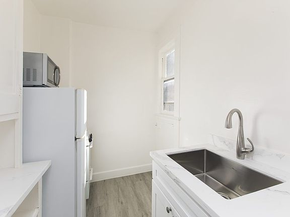 5th image of 890 Geary St #37