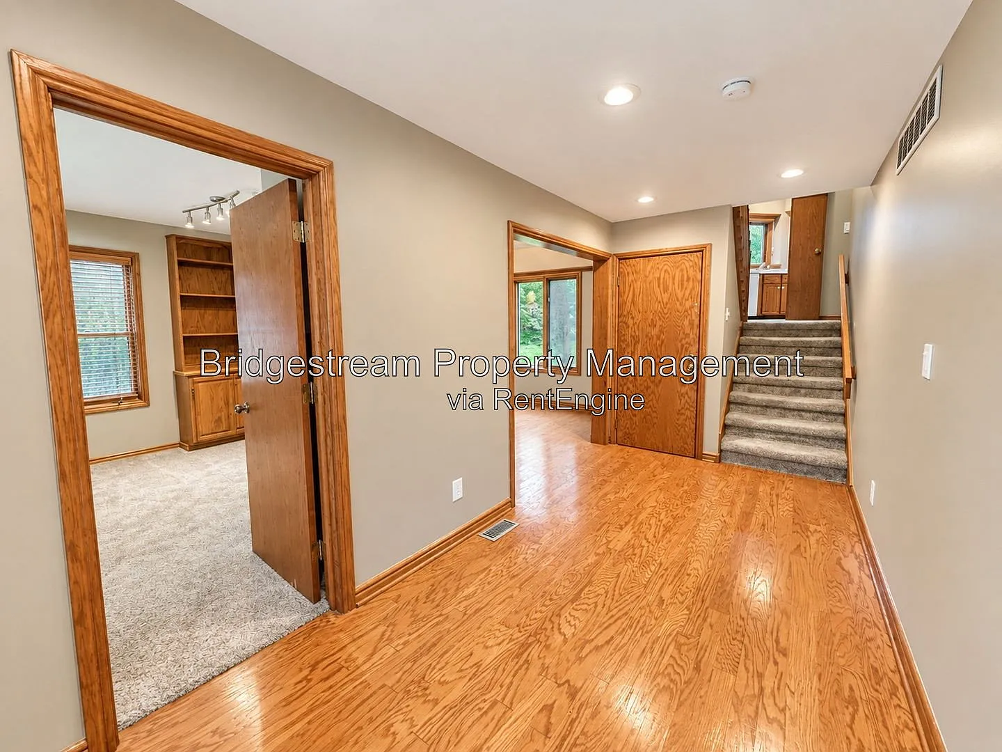 4 bed, 2.5 bath, 3135 sqft, $2,895 — Photo 4