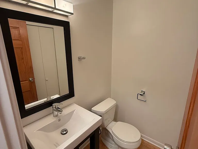 744 W Gordon Terrace — Photo 15