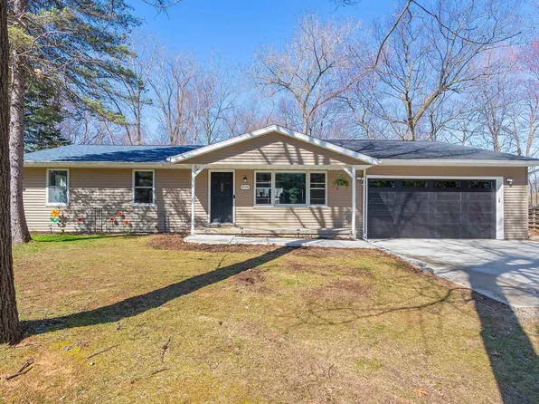 3175 Birch Rd, Suamico, WI 54173