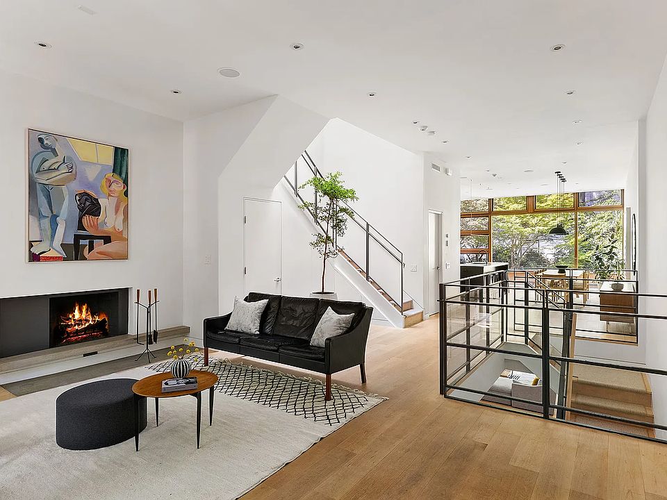 1st image of 31 Grove St