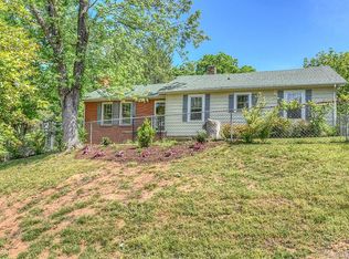 75 Spring St, Canton, NC 28716