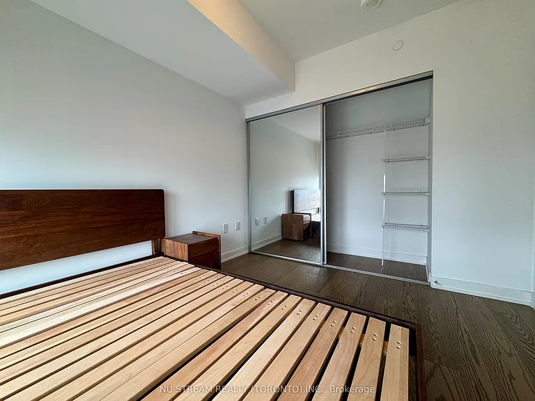 11 Wellesley St W #3113 — Photo 11