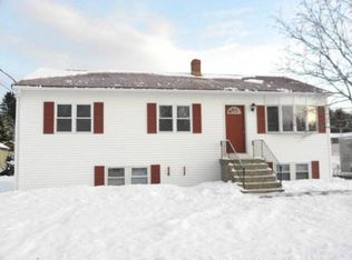 17 Kevin St, Lewiston, ME 04240