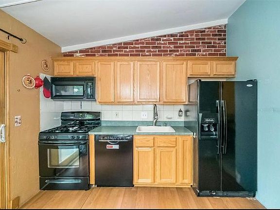 2nd image of 76 Kimberly Ln