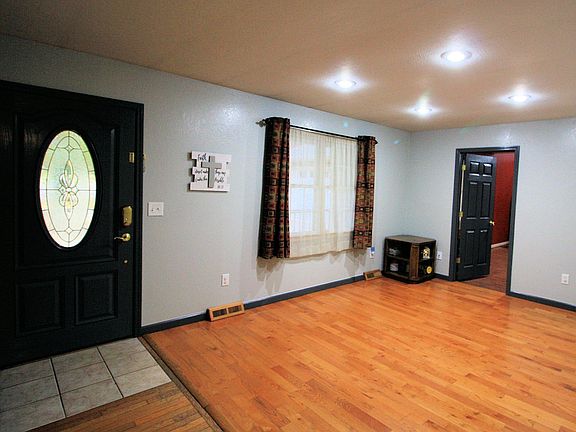 5th image of 315 Highland Cir