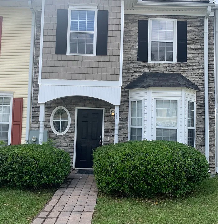 6111 Camden Forrest Cv